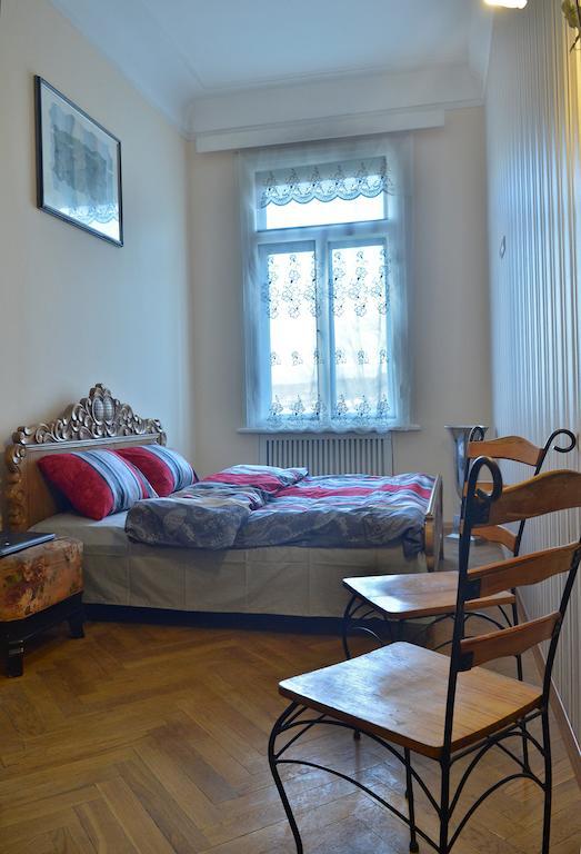 Griboedov Hostel & Suites Tiflis Habitación foto