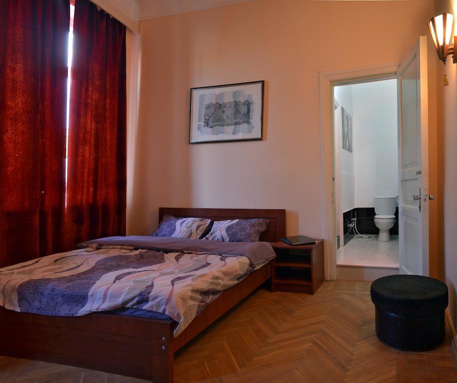 Griboedov Hostel & Suites Tiflis Habitación foto